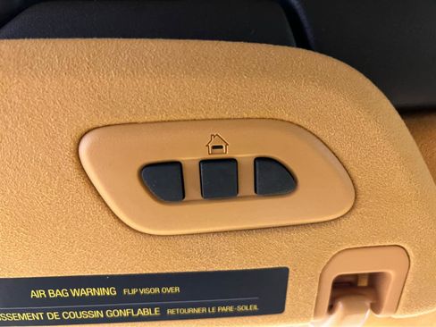 Used 2022 Chevrolet Corvette Stingray Premium Cpe w/ Engine Appearance Package image 27