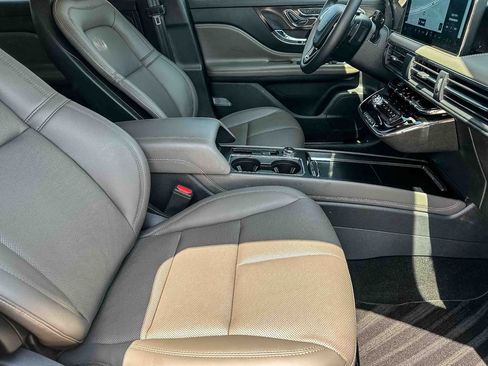 Used 2025 Lincoln Corsair Reserve FWD image 22