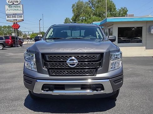 Used 2022 Nissan Titan SV w/ SV Convenience Package image 2