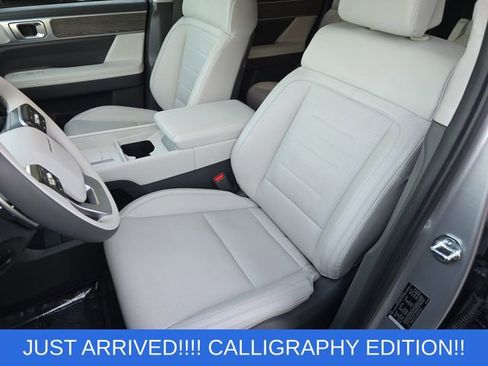 Used 2024 Hyundai Santa Fe Calligraphy AWD/4WD image 17
