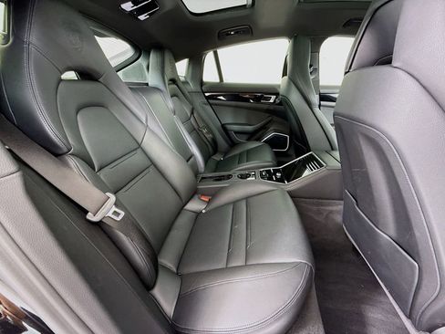 Certified 2023 Porsche Panamera Platinum Edition image 32