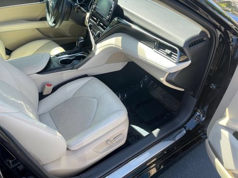 Used 2022 Toyota Camry XLE w/ Carpet Mat Package (TMS) AWD/4WD image 29