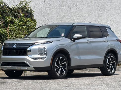 Used 2024 Mitsubishi Outlander SE FWD image 10