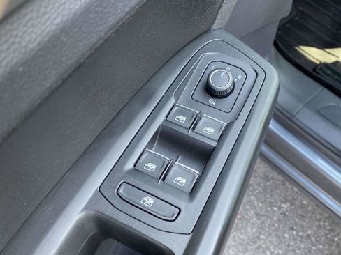 Used 2018 Volkswagen Atlas SE FWD image 19