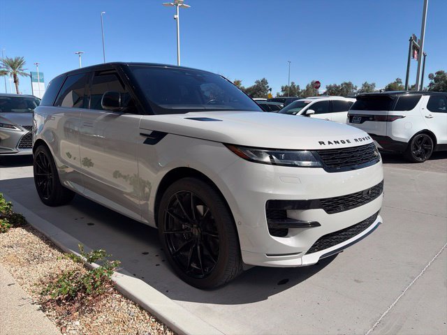 Used 2023 Land Rover Range Rover Sport SE Dynamic AWD/4WD image 4