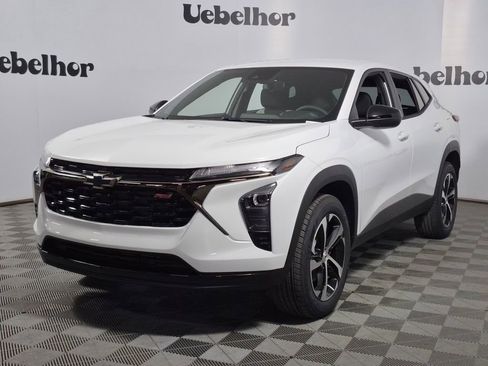 New 2026 Chevrolet Trax RS image 3