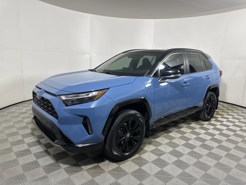 Used 2022 Toyota RAV4 XSE w/ XSE Grade Weather Package AWD/4WD image 3