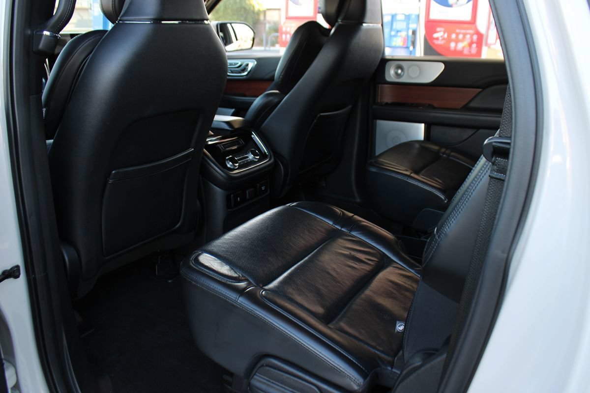 Used 2020 Lincoln Navigator L Reserve w/ Equipment Group 208A Reserve AWD/4WD image 16