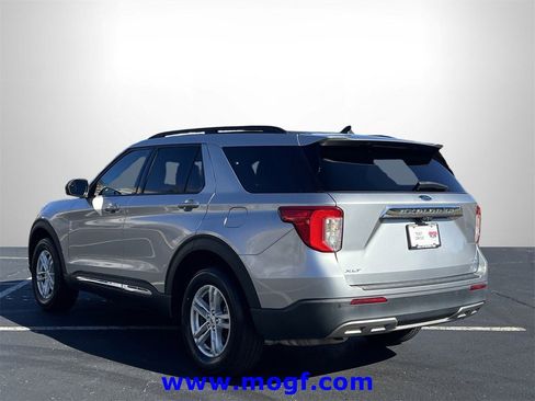 Used 2021 Ford Explorer XLT w/ Equipment Group 202A image 2