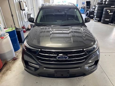 Used 2020 Ford Explorer XLT w/ Equipment Group 202A AWD/4WD image 24