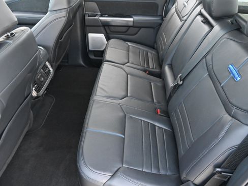 Used 2025 Ford F250 Platinum AWD/4WD image 12