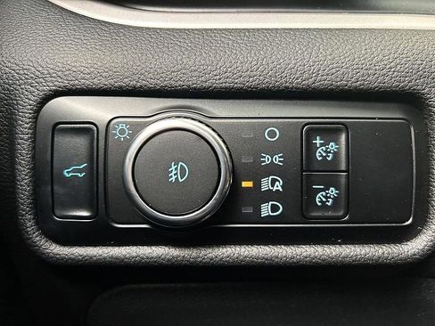 Used 2023 Ford Explorer XLT w/ Equipment Group 202A AWD/4WD image 16