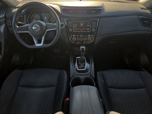 Used 2020 Nissan Rogue SV image 17