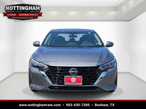Used 2024 Nissan Sentra SV FWD image 2