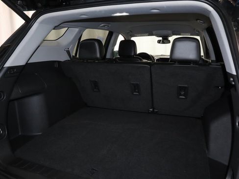 Used 2022 GMC Terrain SLT w/ LPO, Floor Liner Package image 15