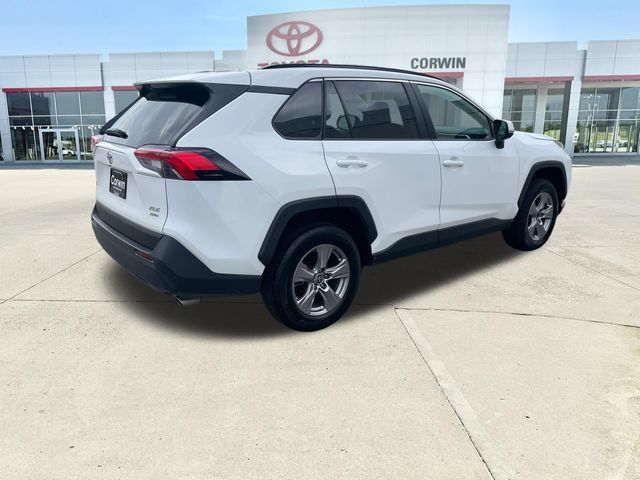 Used 2025 Toyota RAV4 XLE AWD/4WD image 5