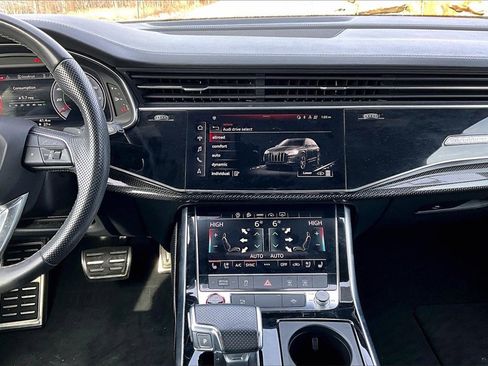 Used 2022 Audi SQ7 Premium Plus w/ SQ7 Executive Package image 30