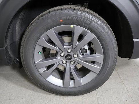 New 2026 Ford Explorer Active w/ Active Comfort Package image 9