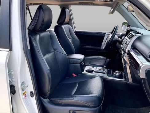 Used 2018 Toyota 4Runner Limited AWD/4WD image 5
