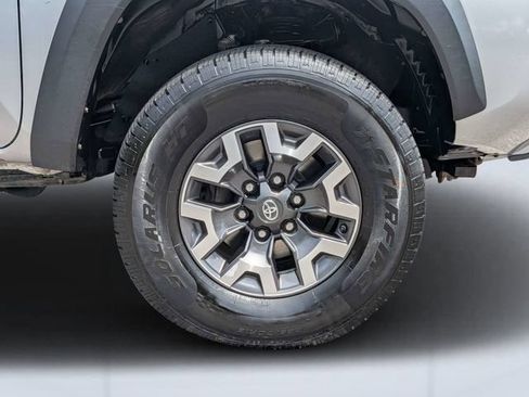 Used 2020 Toyota Tacoma TRD Off-Road w/ Technology Package AWD/4WD image 10