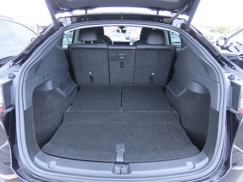 Used 2022 Tesla Model Y Long Range image 12