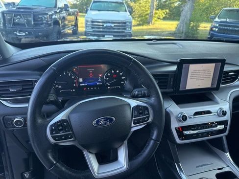 Used 2022 Ford Explorer XLT w/ Equipment Group 202A image 19