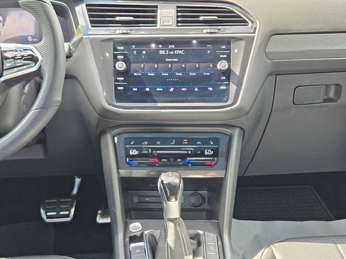 Used 2024 Volkswagen Tiguan SE R-Line w/ MDO Package, Three-Row FWD image 13