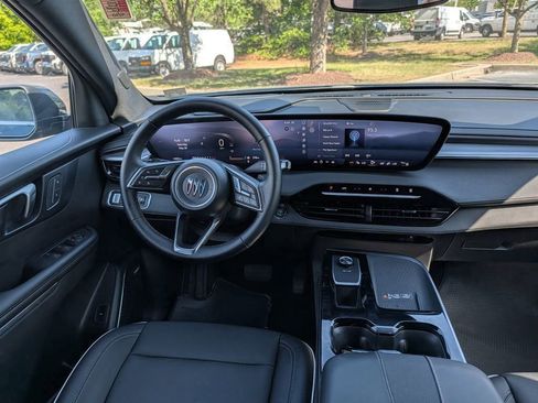 Used 2025 Buick Enclave Preferred FWD image 11