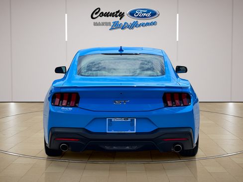 Used 2025 Ford Mustang GT Premium RWD image 4
