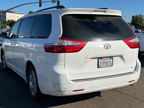 Used 2016 Toyota Sienna LE FWD image 6
