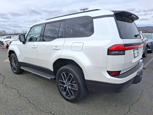 Used 2025 Lexus GX 550 w/ Accessory Package (2T) image 6