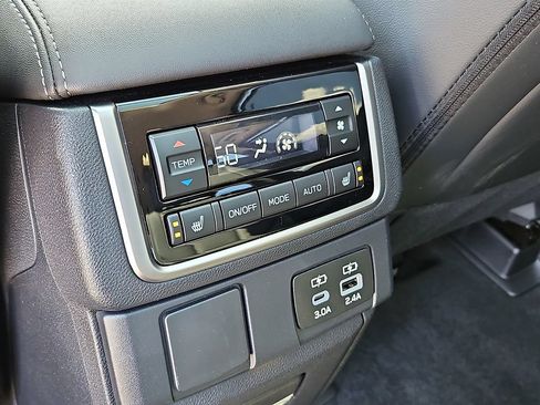 Used 2026 Subaru Ascent Limited AWD/4WD image 29