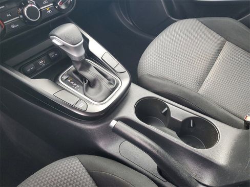 Used 2022 Kia Soul LX image 19