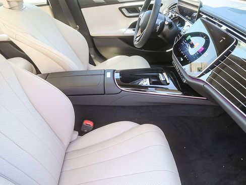 New 2025 Mercedes-Benz E 350 4MATIC Sedan image 15