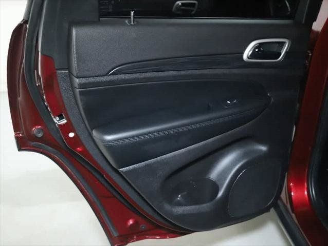 Certified 2020 Jeep Grand Cherokee Laredo AWD/4WD image 13