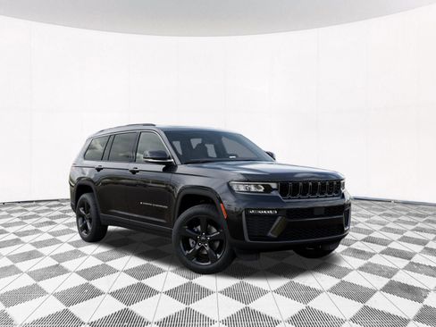 New 2026 Jeep Grand Cherokee L Limited w/ Limited Altitude Package AWD/4WD image 8