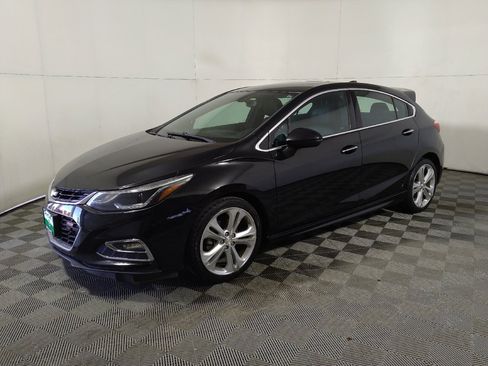Used 2017 Chevrolet Cruze Premier FWD image 2