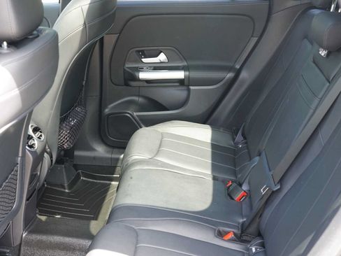 Used 2021 Mercedes-Benz GLA 250 4MATIC image 21