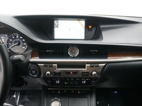 Used 2017 Lexus ES 350 w/ Luxury Package FWD image 22