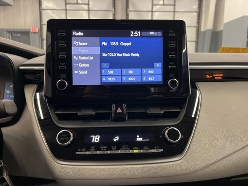 Used 2020 Toyota Corolla LE image 22