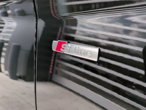 Used 2022 Audi Q5 2.0T Prestige w/ Prestige Package image 40