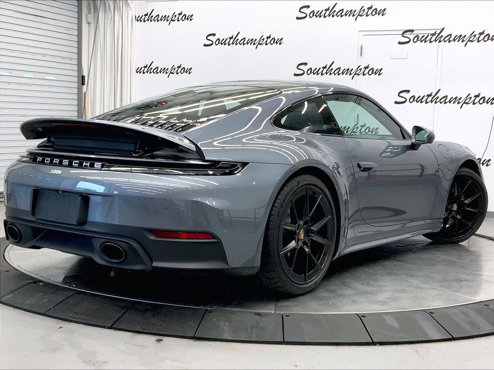 Used 2026 Porsche 911 Carrera RWD image 7