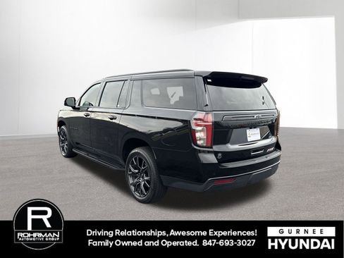 Used 2024 Chevrolet Suburban RST w/ Luxury Package AWD/4WD image 7