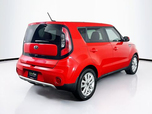 Used 2018 Kia Soul + image 9