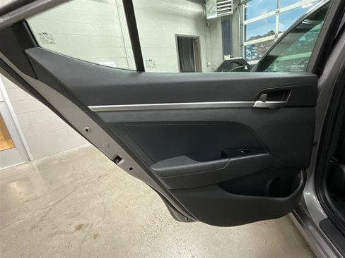 Used 2020 Hyundai Elantra SE w/ Cargo Package (C1) image 19