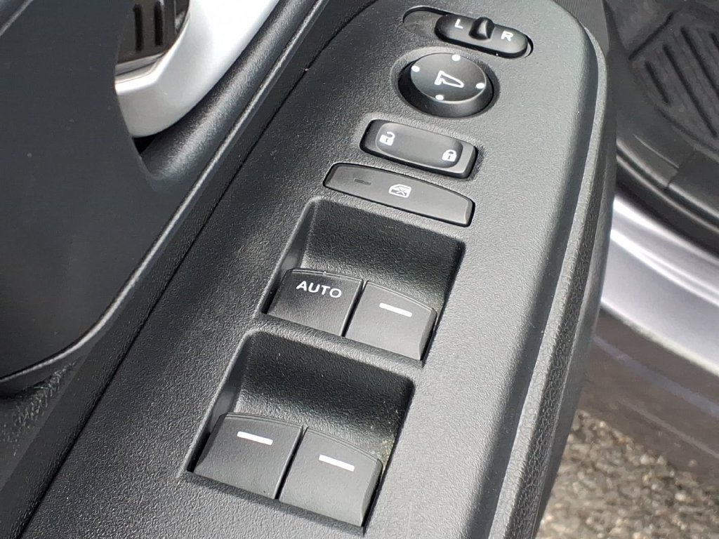 Used 2019 Honda CR-V LX image 12