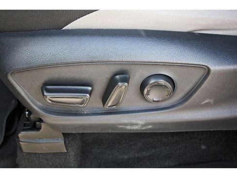 Used 2024 Toyota Tacoma TRD Off-Road image 29