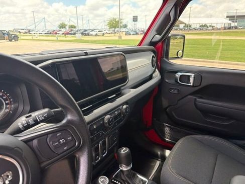 Used 2025 Jeep Wrangler Sport AWD/4WD image 14