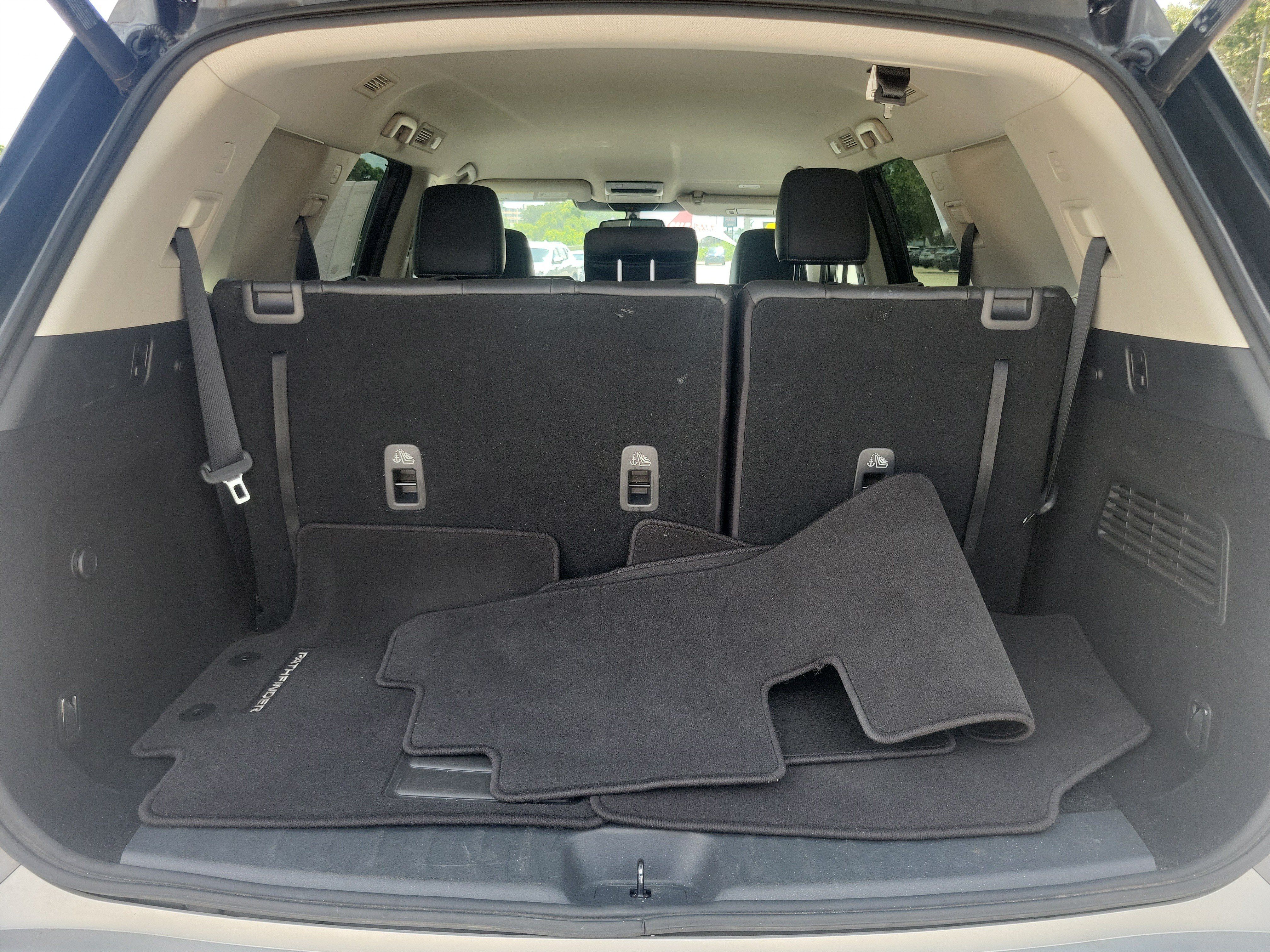 Used 2022 Nissan Pathfinder SL FWD image 7