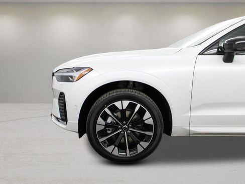 New 2026 Volvo XC60 B5 Plus w/ Protection Package Premier image 69